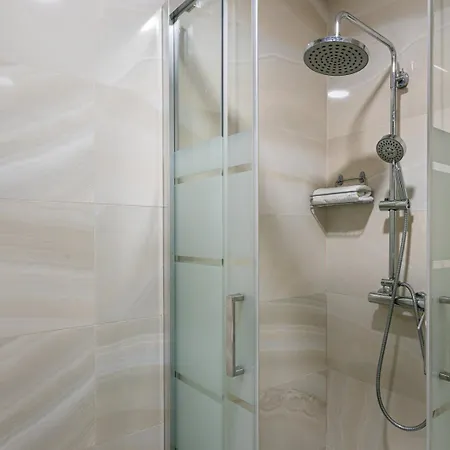 Guestready - Jupiter's Moon